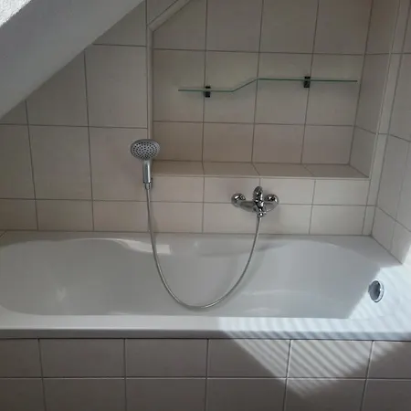Apartment Gaeste- Und Monteurwohnung Im Dg In Mit Ac