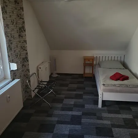 Gaeste- Und Monteurwohnung Im Dg In Mit Ac Osterburg
