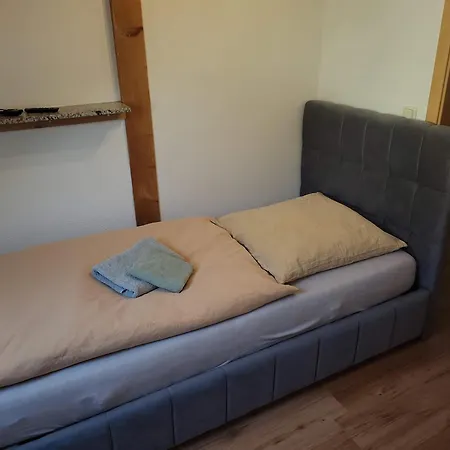 Apartment Gaeste- Und Monteurwohnung Im Dg In Mit Ac *