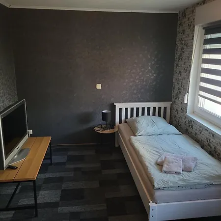 Apartment Gaeste- Und Monteurwohnung Im Dg In Mit Ac