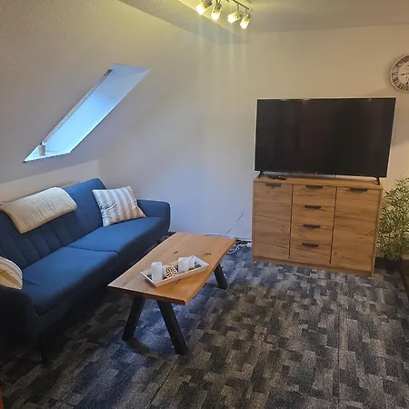 Apartment Gäste- Und Monteurwohnung Im Dg In Mit Ac